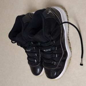 Air Jordans Retro 11 Kids Size 2